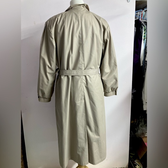 London Fog “Thinsulate” Women’s Trench Coat, 14 P, Khaki, Removable Liner - Picture 9 of 13